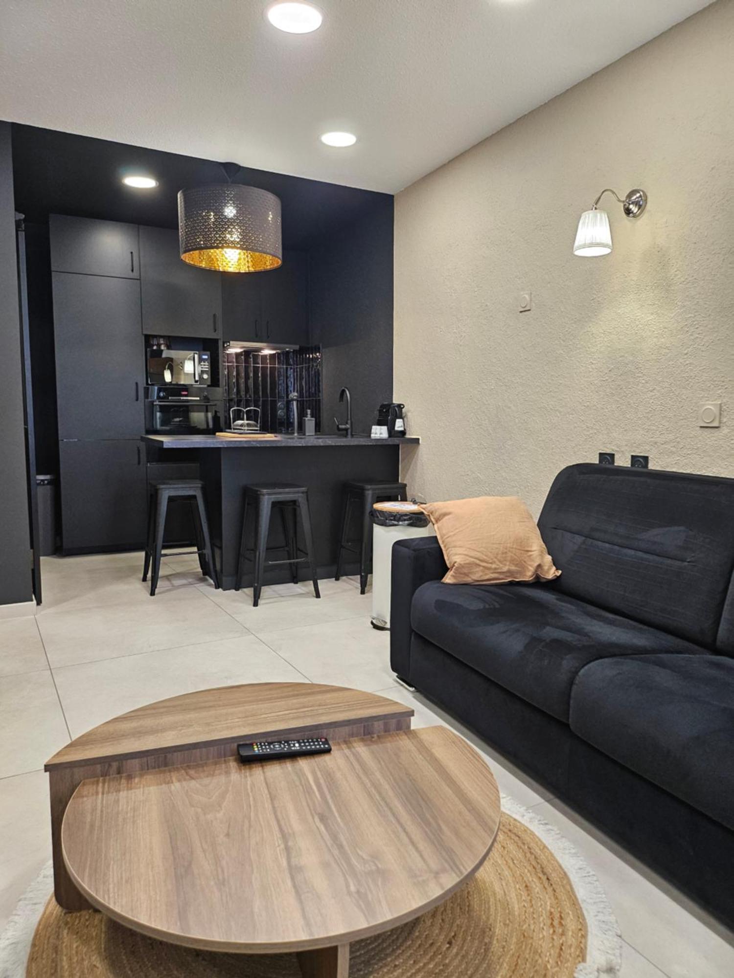 Le Salon Apartment